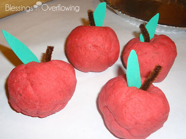 Apple pie play dough